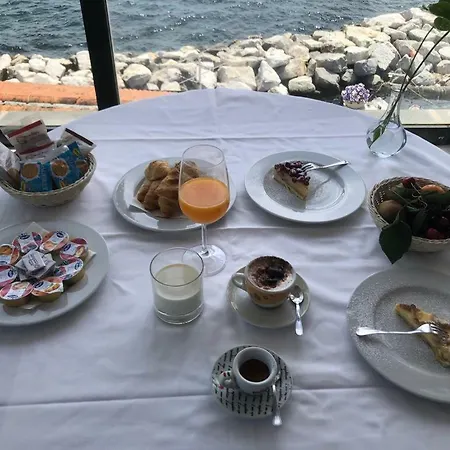 Borgo Marechiaro B&B